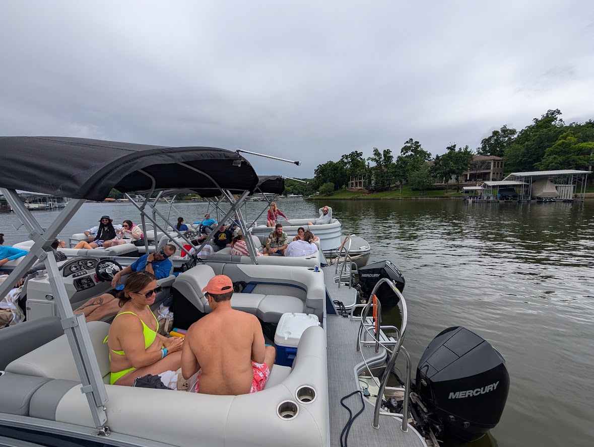 Why Captain Bob’s is the Best Boat Rental Company on Lake of the Ozarks